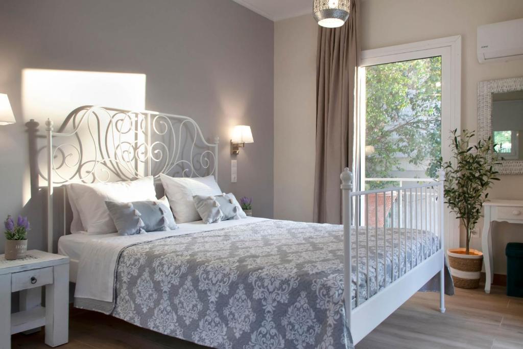 Lilly Apartments - 5