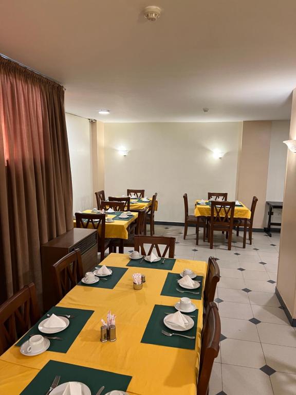 Posezení v ubytování Anglo Hotel