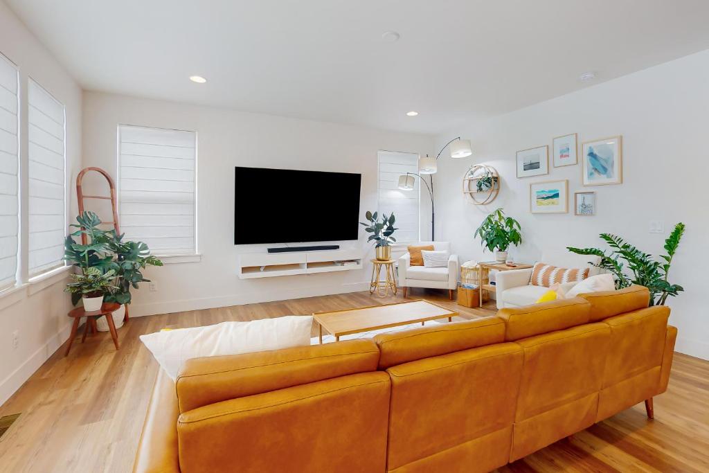 TV a/nebo společenská místnost v ubytování Butler Creek Retreat