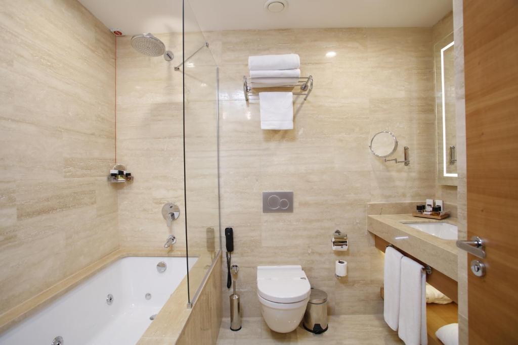 Koupelna v ubytování Mia City Hotel