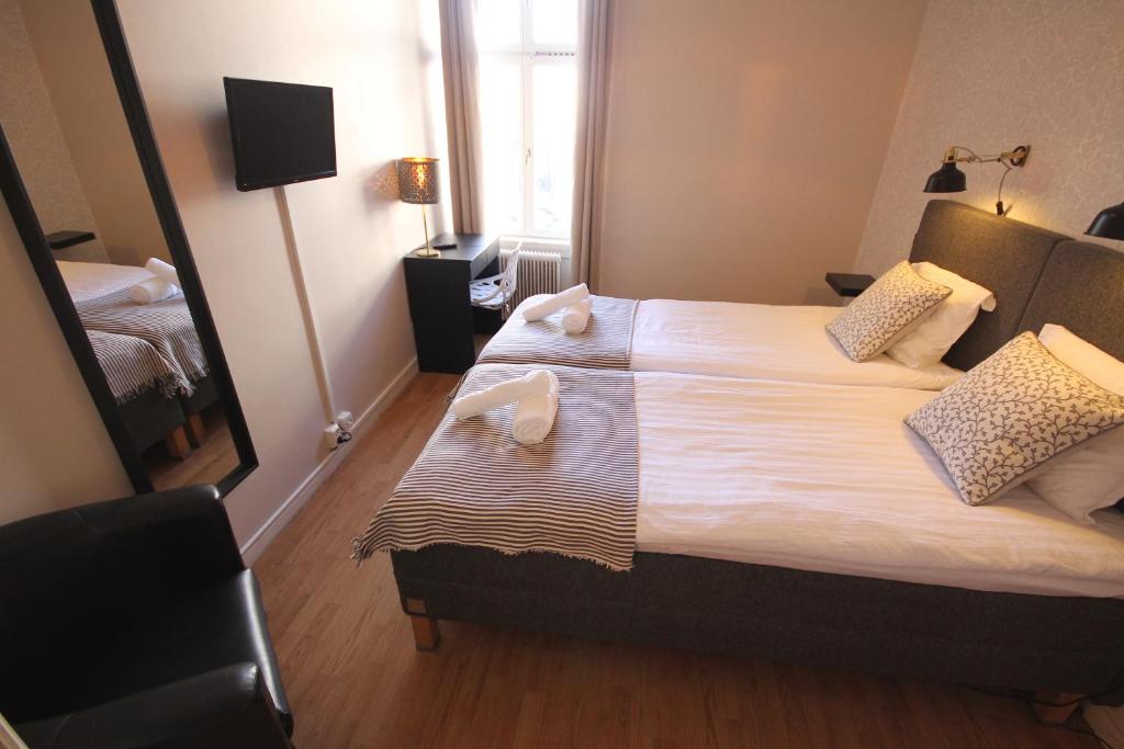 Vattengrändens Vandrarhem & Hotel Norrköping - Standaard Tweepersoonskamer Met Gedeelde Badkamer