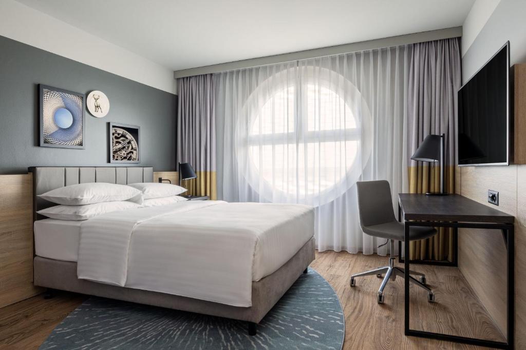 Letto o letti in una camera di Basel Marriott Hotel