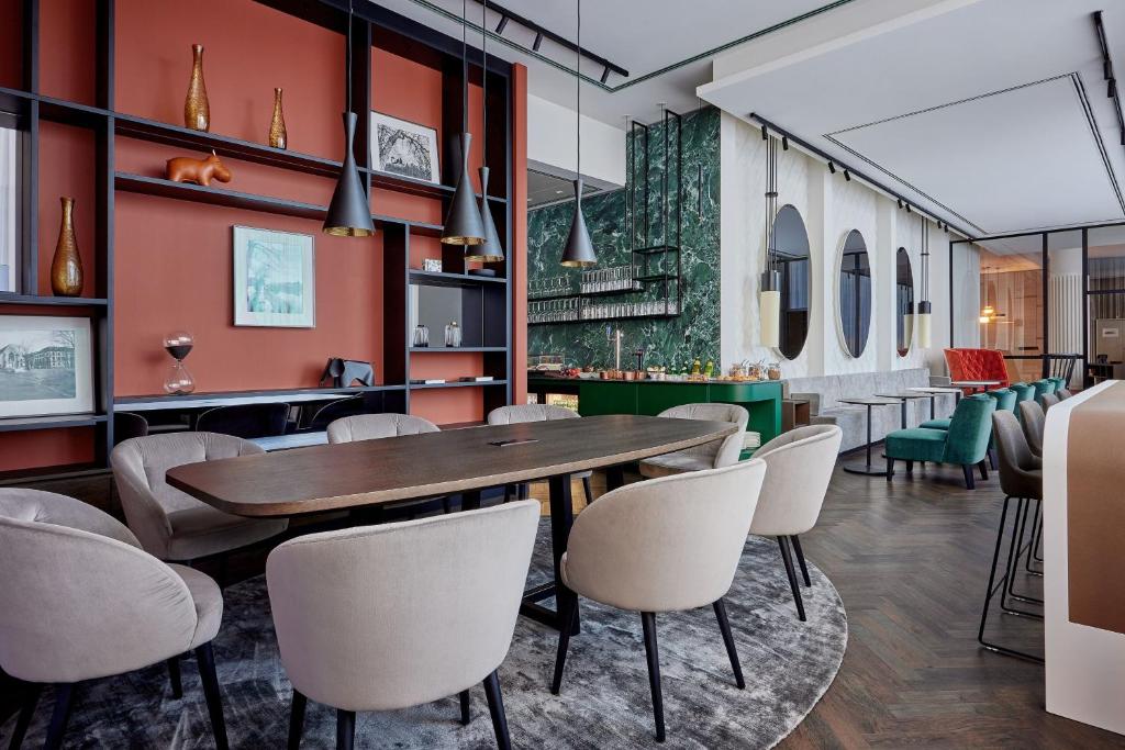 Area soggiorno di Basel Marriott Hotel