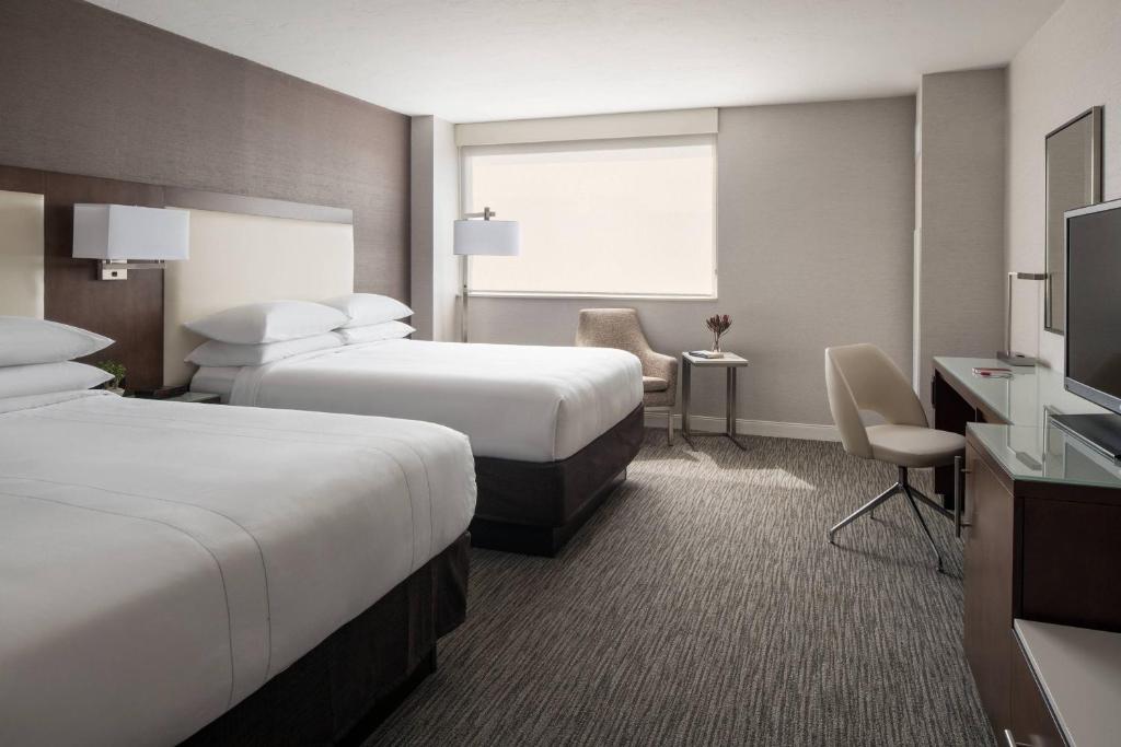 Postel nebo postele na pokoji v ubytování Provo Marriott Hotel & Conference Center