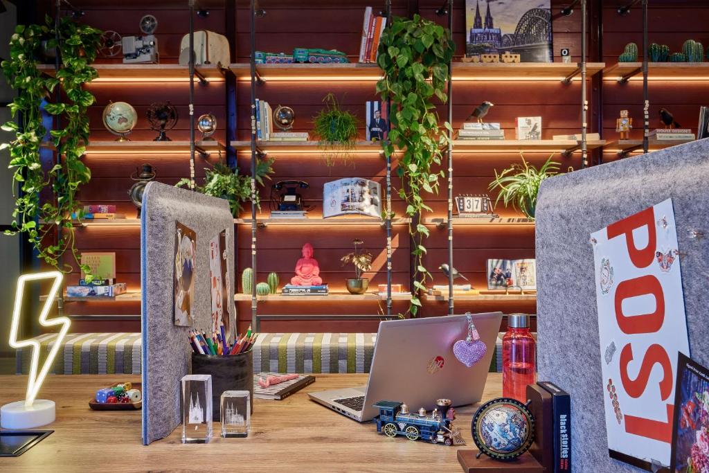 Moxy Cologne Muelheim - Resim 28