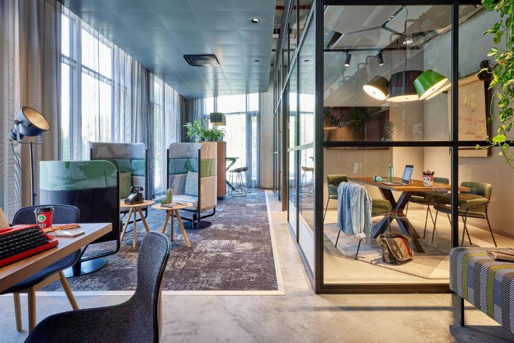 Moxy Cologne Muelheim - Resim 26