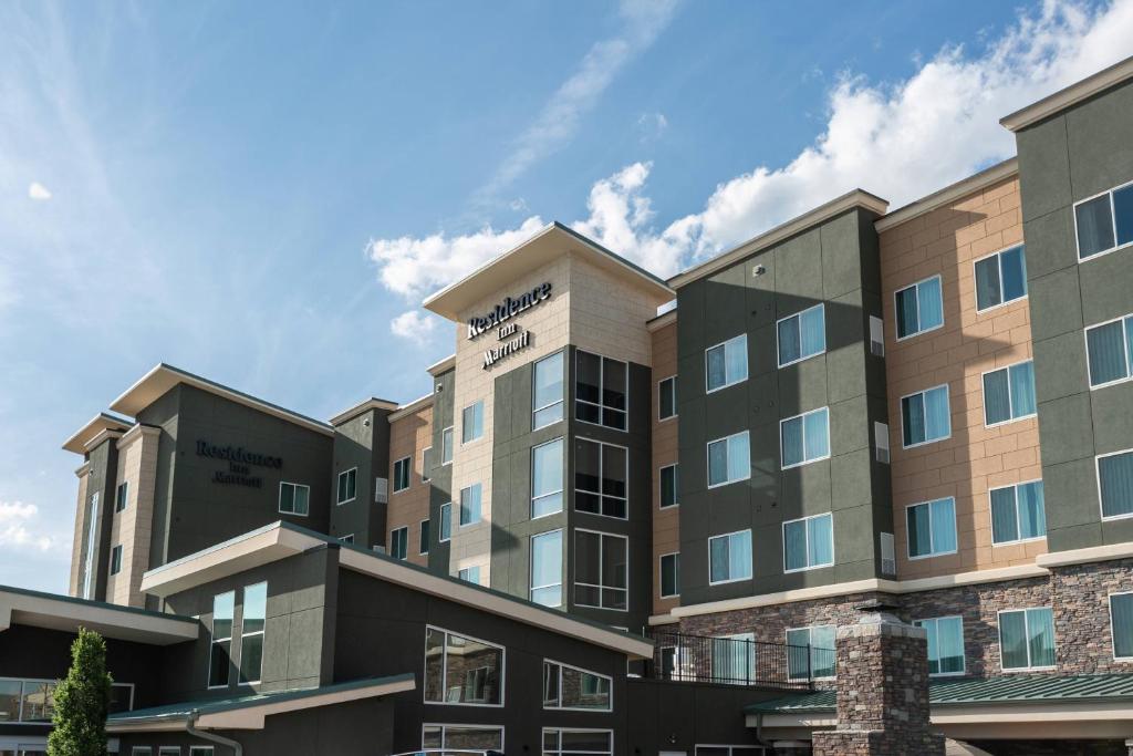 una rappresentazione dell'esterno di un hotel di Residence Inn by Marriott Oklahoma City North/Quail Springs a Oklahoma City