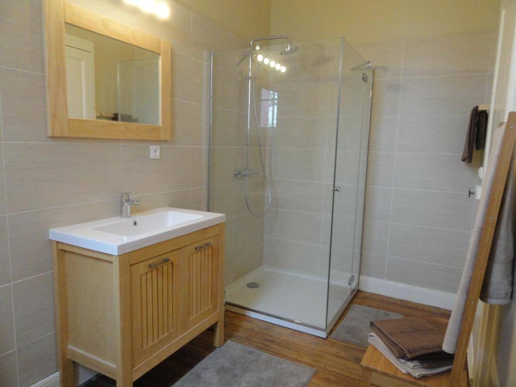 Les chambres d'hôtes du Domaine de Lugazaut - Double Room With Private Bathroom
