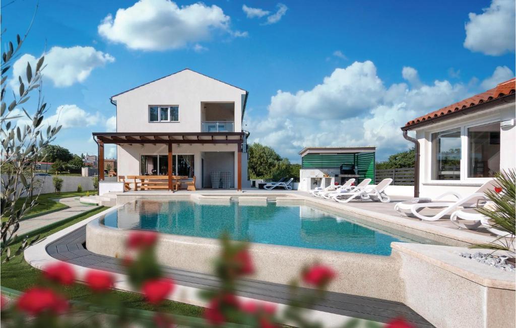 Πισίνα στο ή κοντά στο Gorgeous Home In Marcana With Sauna