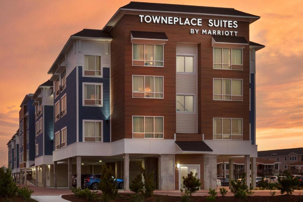 uma representação das suites towerridge pelo hotel Marriott em TownePlace Suites by Marriott Outer Banks Kill Devil Hills em Kill Devil Hills