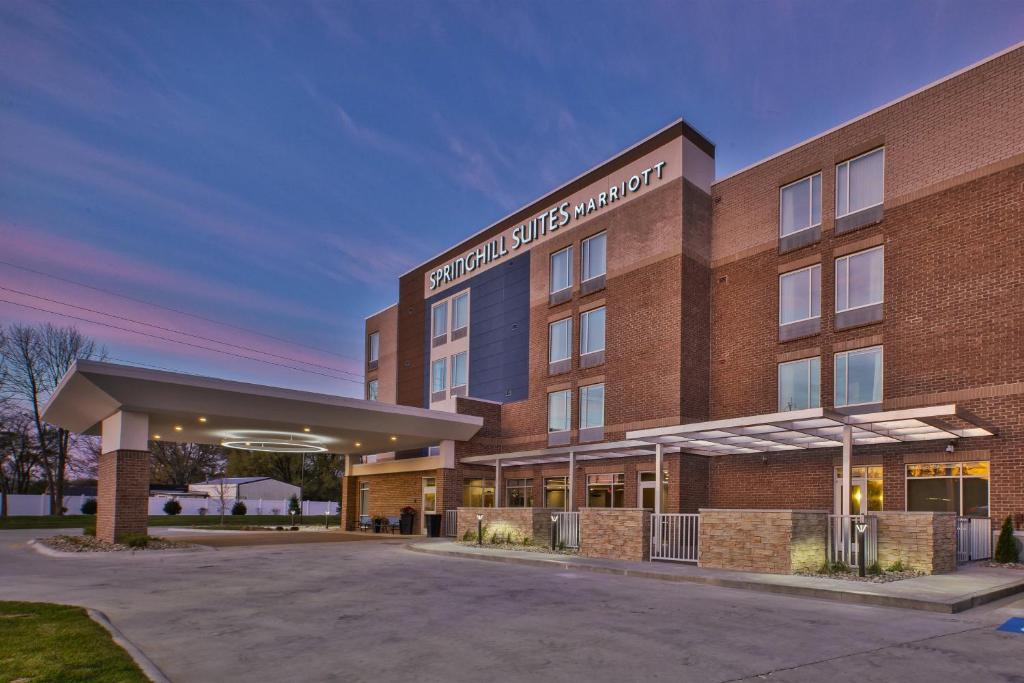 a rendering of the front of a hotel at SpringHill Suites by Marriott St. Joseph Benton Harbor in Benton Harbor