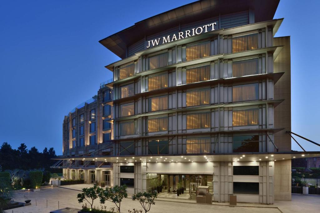 a rendering of the inn marriot hotel at dusk at JW Marriott Hotel Chandigarh in Chandīgarh