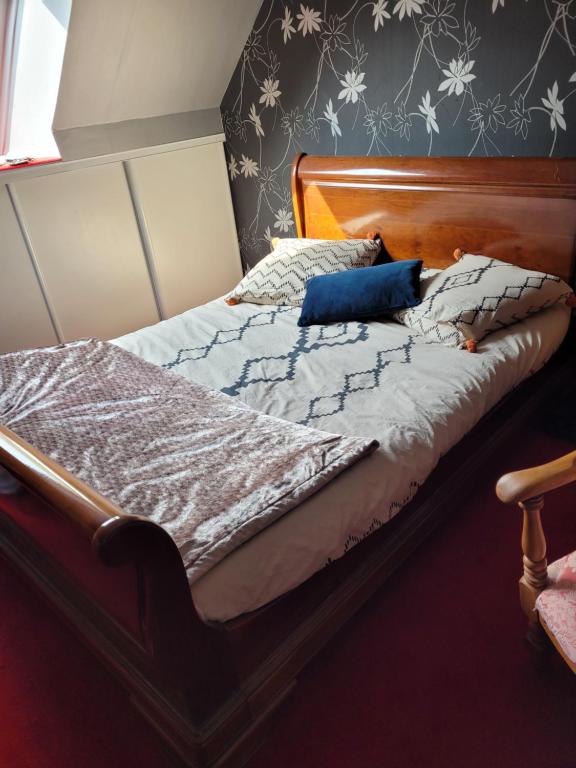 Posteľ alebo postele v izbe v ubytovaní Chambre chez particulier 10mn du circuit