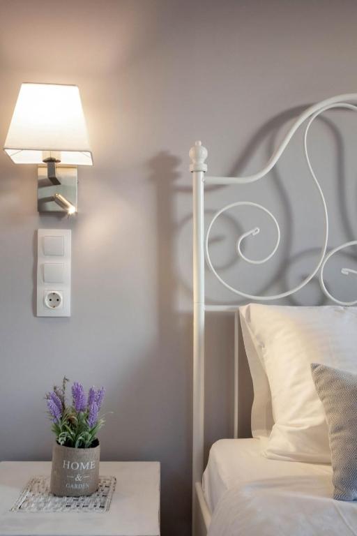 Lilly Apartments - 6