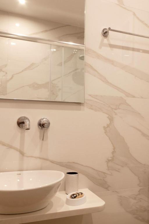 Lilly Apartments - 18