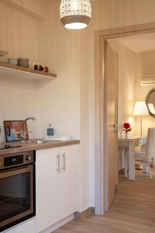 Lilly Apartments - 13