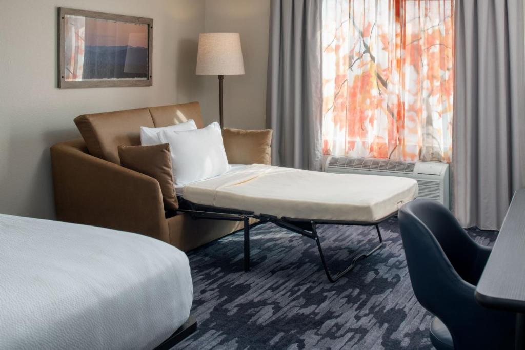 Postel nebo postele na pokoji v ubytování Fairfield Inn Spokane Downtown