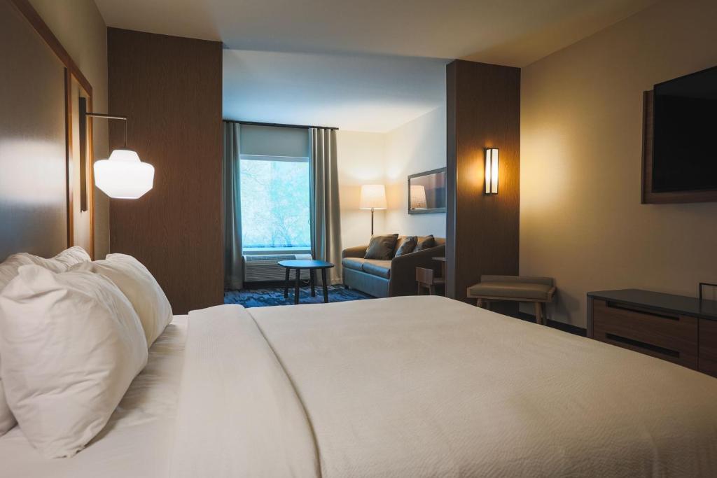 Fairfield Inn & Suites Marquette Photo