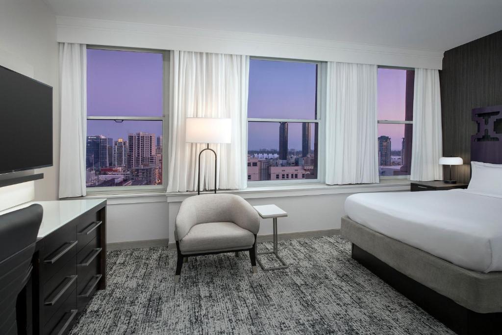 Courtyard by Marriott San Diego Downtown - King Room With Bay View