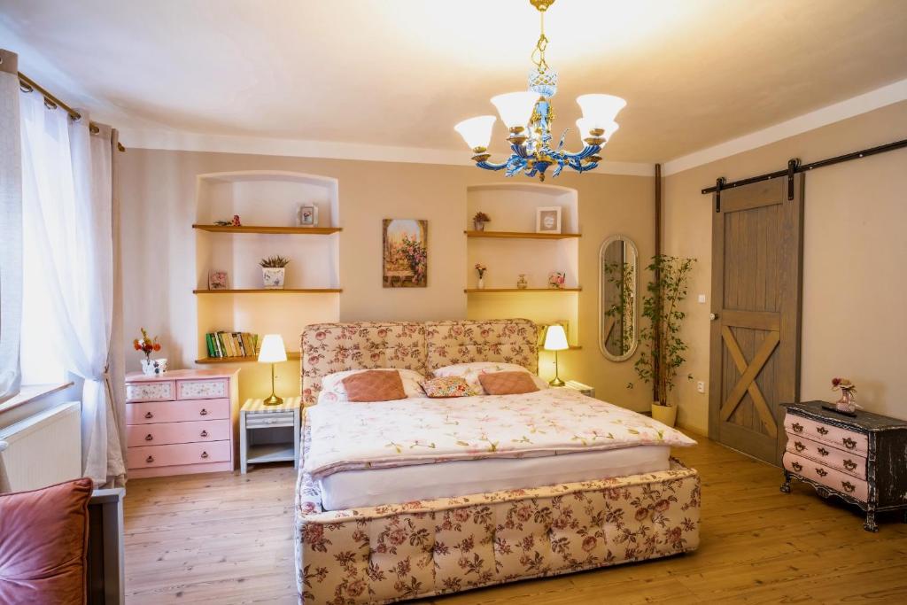 Postel nebo postele na pokoji v ubytování Rustic House v Lužických horách