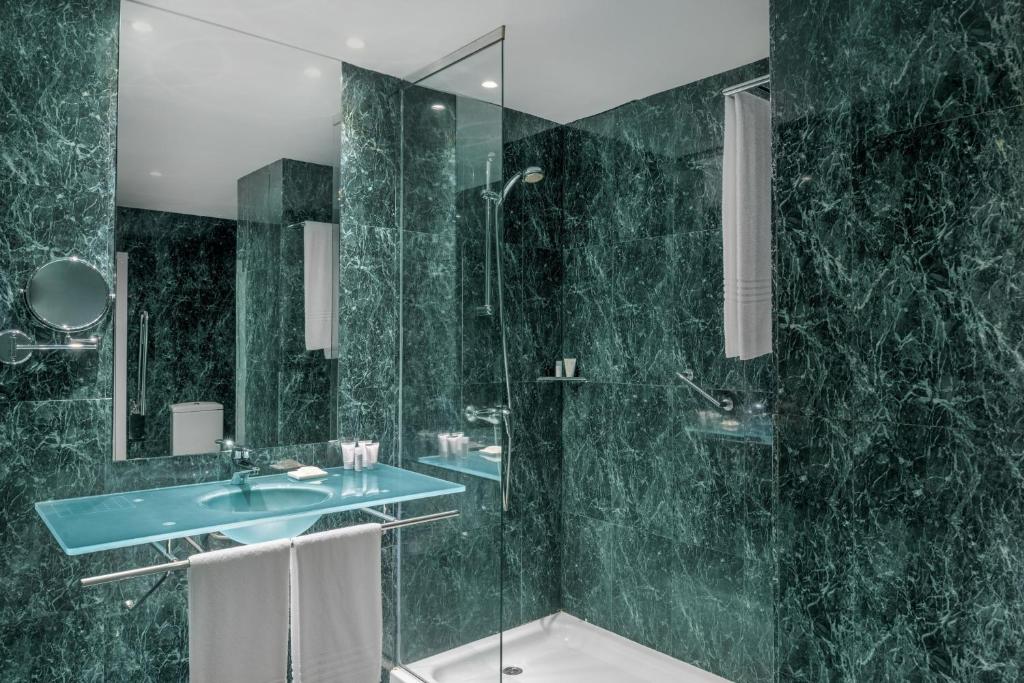 Koupelna v ubytování AC Hotel Guadalajara by Marriott, Spain