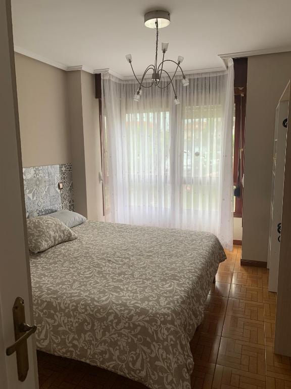 Fotografia z galérie ubytovania Coqueto piso junto a la playa de Ris v destinácii Noja