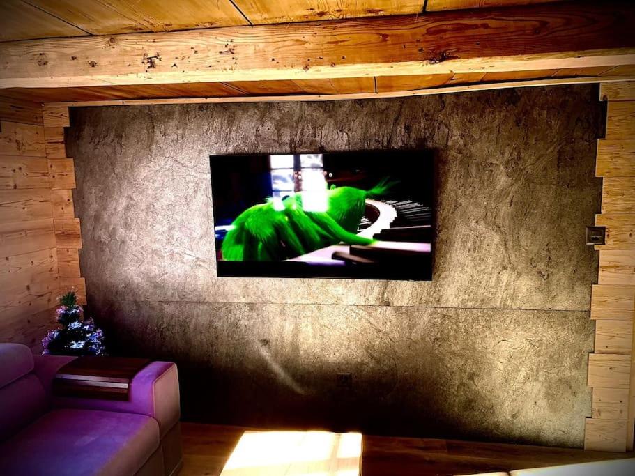 Luxury & Cosy 3.5 rooms apartment in almost 300 years old Chalet - Resim 14