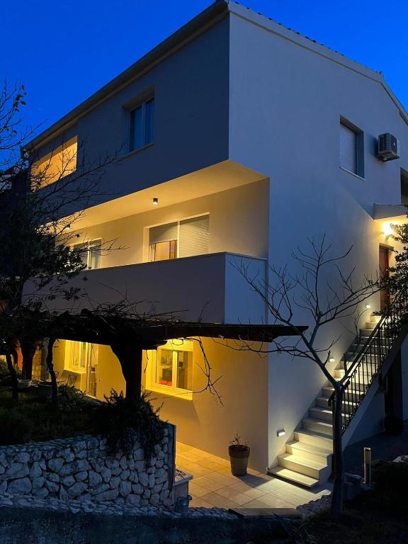 Budova, kde se apartmán nachází