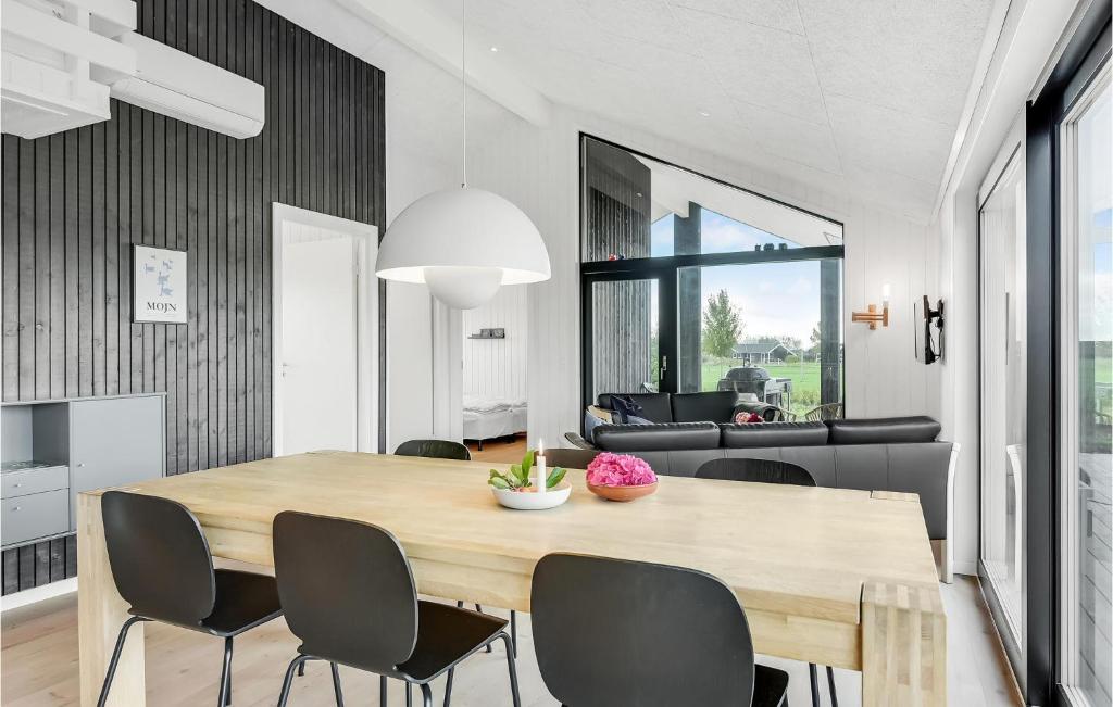 Posezení v ubytování 3 Bedroom Beautiful Home In Haderslev