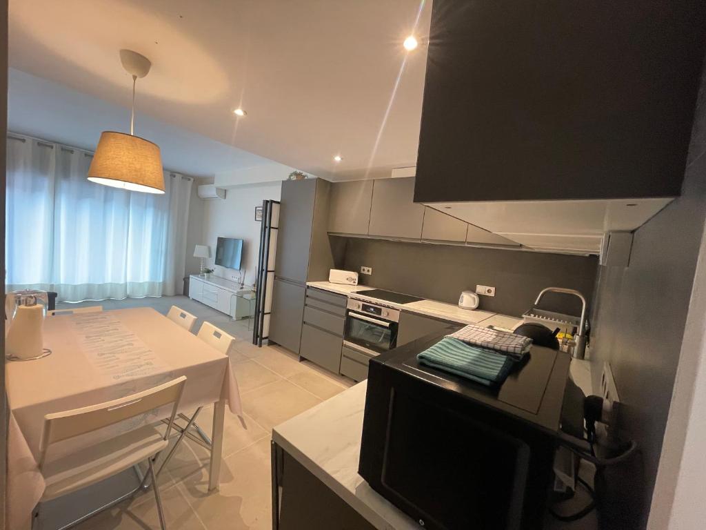 Kuchyň nebo kuchyňský kout v ubytování Apartament Antic Plankton - Sa Riera Begur - Free Parking, Beach, Wifi, Perfect holidays