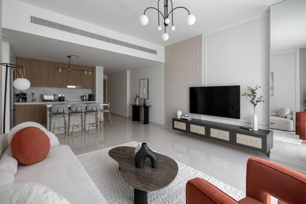 Beachfront, Breathtaking Sea Views, Top Floor.