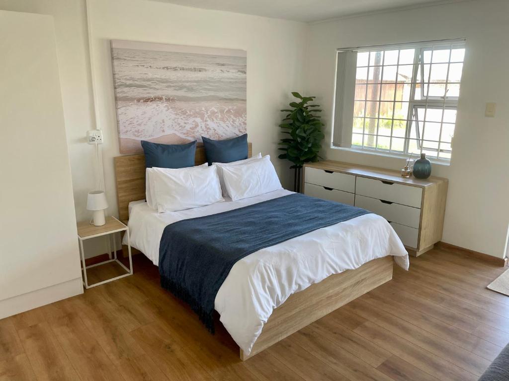 'On Point' Beach Studio - Jeffreys Bay