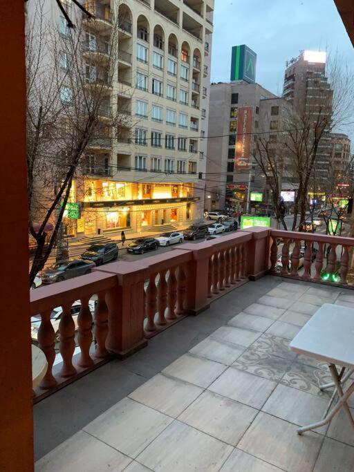 Luxury 2 bedroom Apartment on Tumanyan St., Yerevan (updated prices 2024)