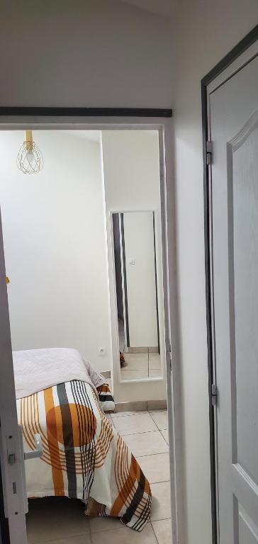 Posteľ alebo postele v izbe v ubytovaní Triangle d'or - Calme et Cosy, Appartement 1 chambre