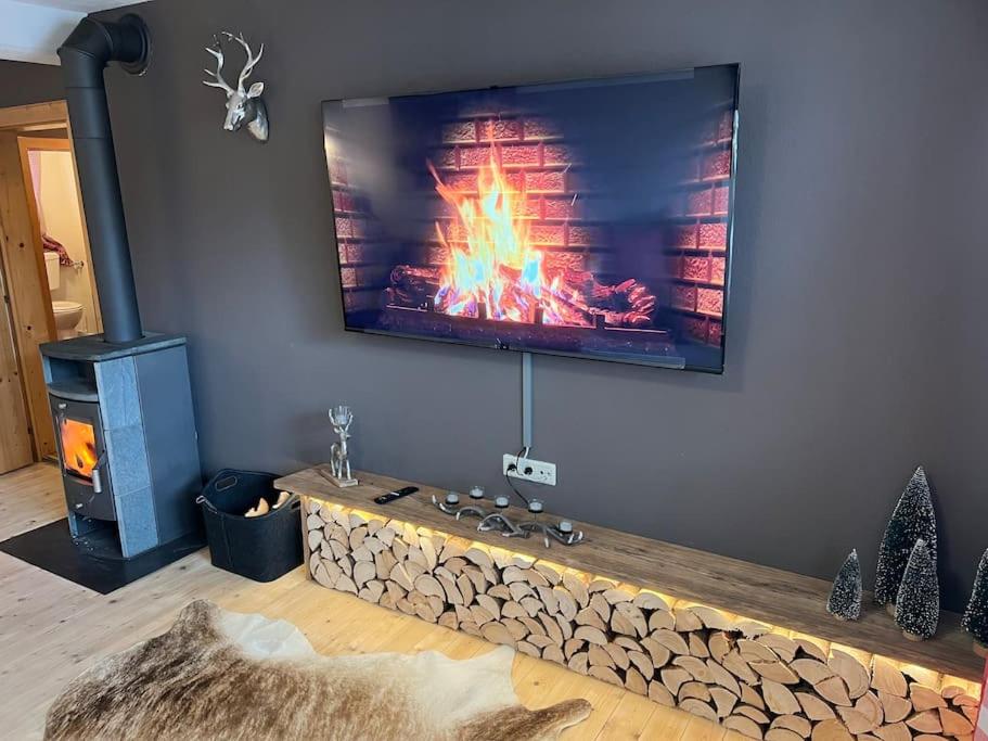 Kép Ferienwohnung Steinbock Terrasse, Gartensauna, Garten, Grillplatz szállásáról Stummban a galériában