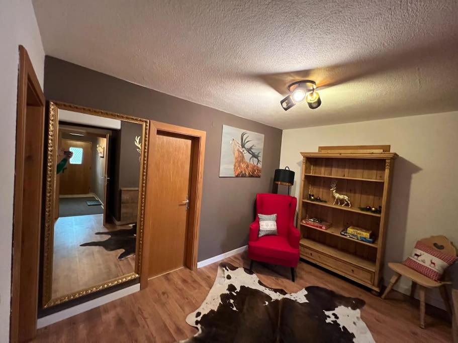 Kép Ferienwohnung Steinbock Terrasse, Gartensauna, Garten, Grillplatz szállásáról Stummban a galériában