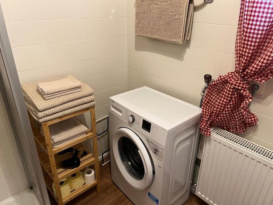 Kép Ferienwohnung Steinbock Terrasse, Gartensauna, Garten, Grillplatz szállásáról Stummban a galériában