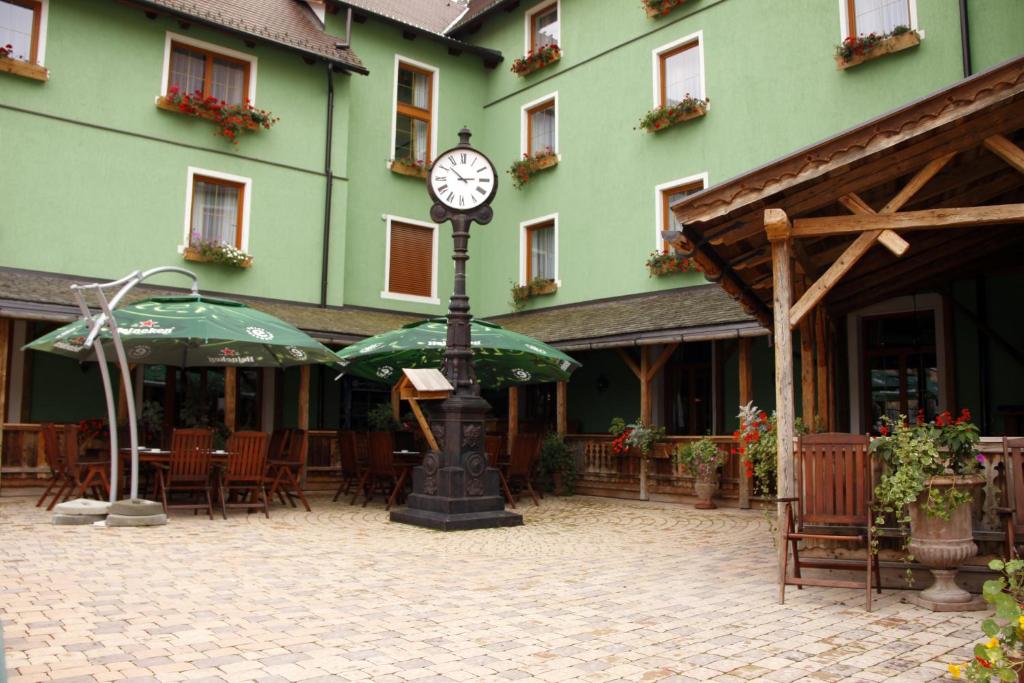 Budova, kde se hotel nachází