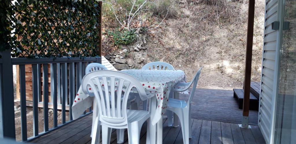 Balkón nebo terasa v ubytování Camping la Source