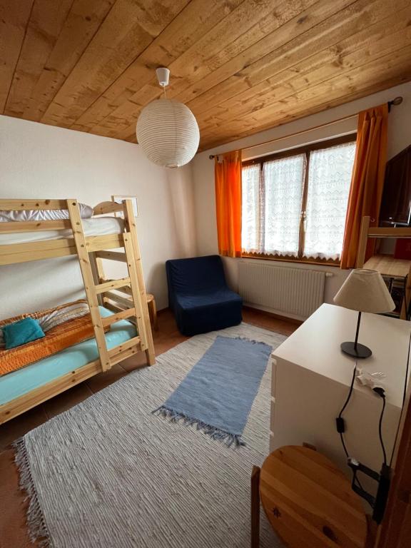 Postel nebo postele na pokoji v ubytování LES RHODOS 1