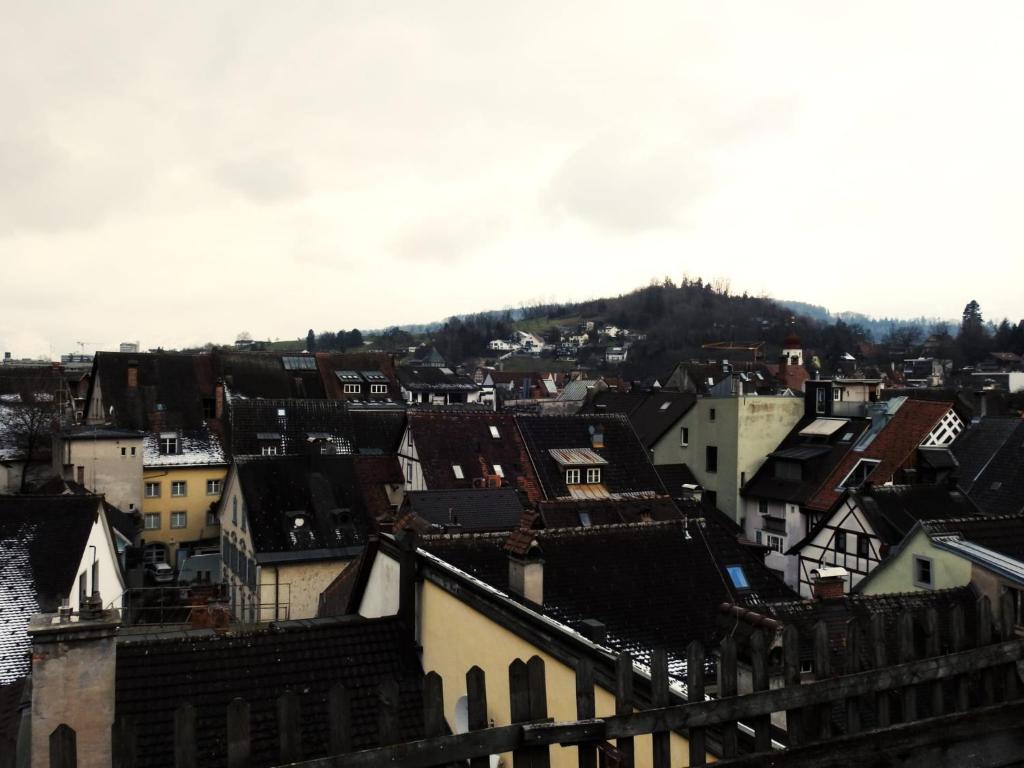 Nespecifikovaný výhled na destinaci Feldkirch nebo výhled na město při pohledu z hotelu