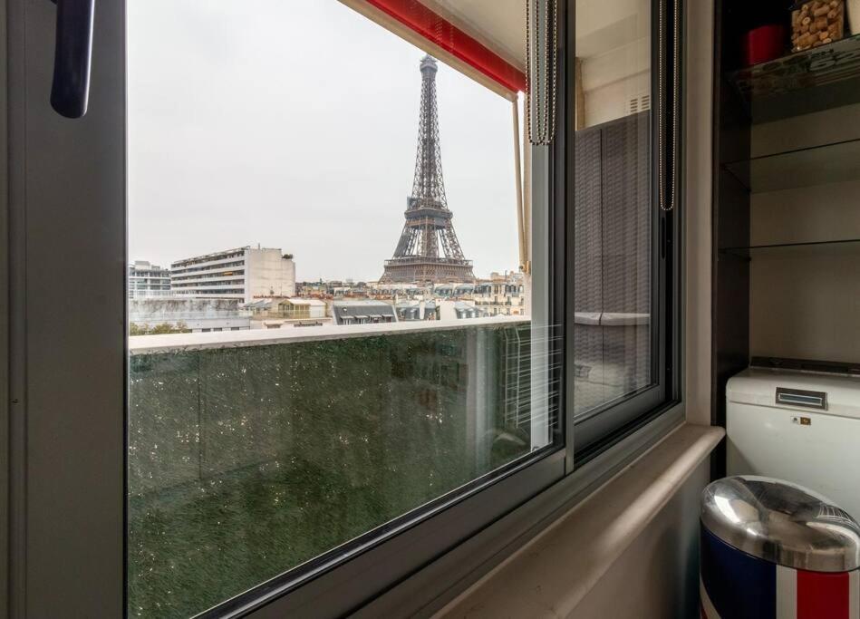 Fotografia z galérie ubytovania Le Suffren-Eiffel Appartement v Paríži