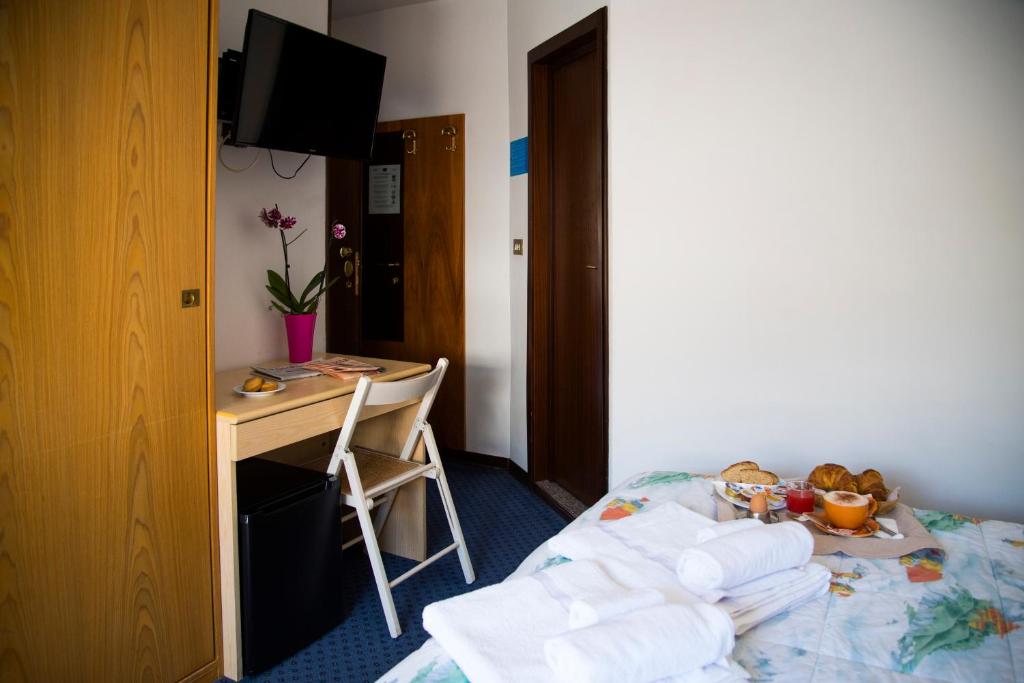 Hotel Marguareis - Habitación Familiar (2 Adultos + 1 Niño)