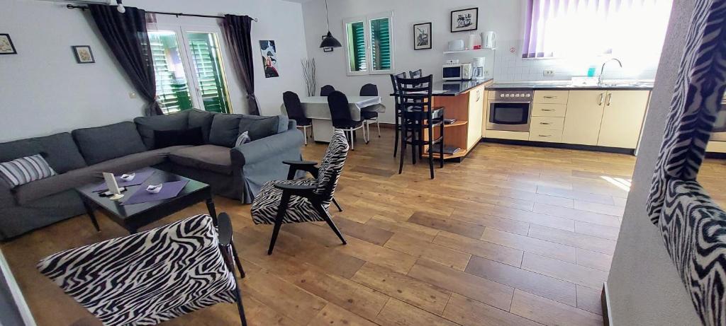 Kuchyňa alebo kuchynka v ubytovaní Apartments Elda