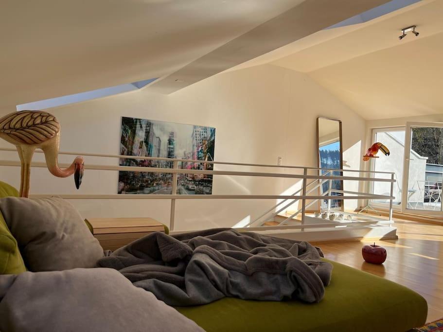 Posezení v ubytování Sonnige Loft mit Terrasse, Ladestation für Elektrofahrzeuge
