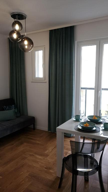 A seating area at Malibu Apartments