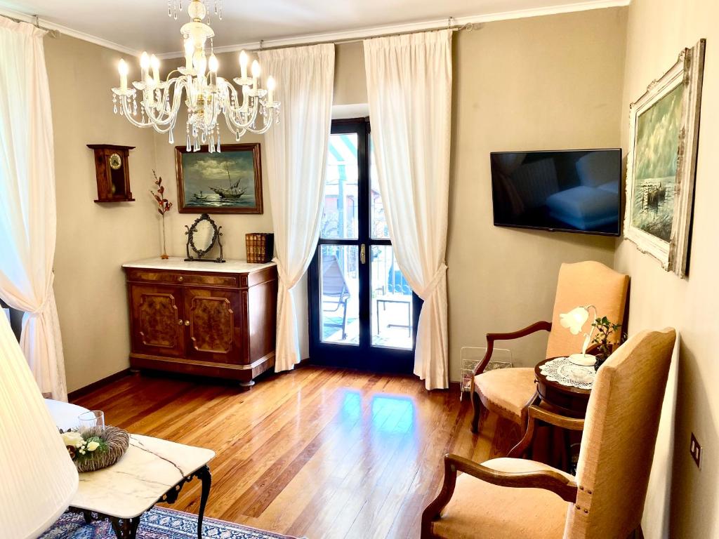 TV a/nebo společenská místnost v ubytování Villa Magnolia - Lake Como