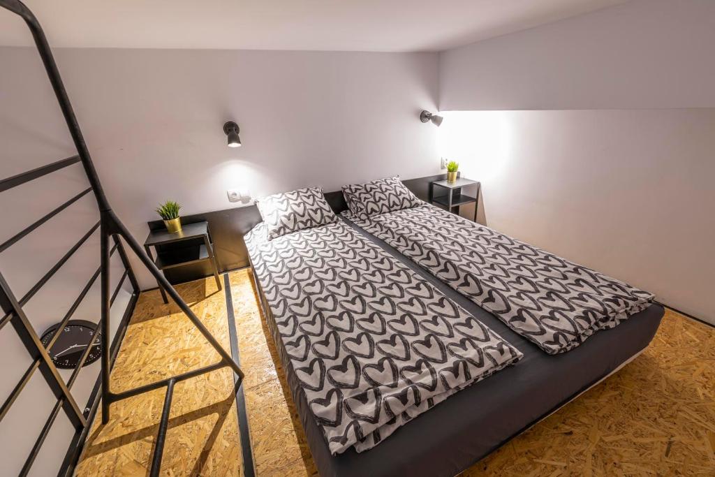 Apartamenty KOLUMNY 217 parking bezpłatny - Apartamento De Estudio