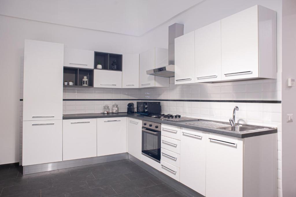 A kitchen or kitchenette at San Liborio bed and breakfast