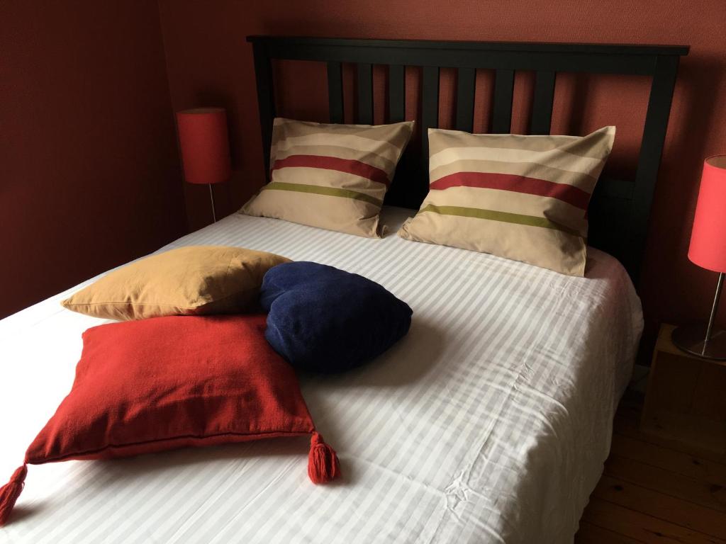 Postel nebo postele na pokoji v ubytování Overijse’s cosiest double room